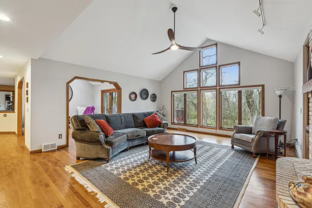 $850,000 | 8011 County Road 13 Southeast, Delano, MN 55328