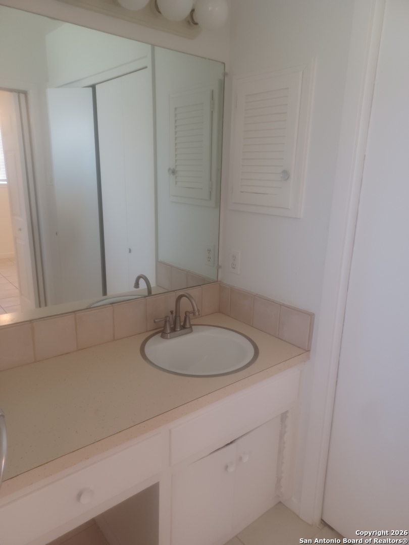 7323 Canterfield Road San Antonio, TX 78240 - Photo 11 of 19