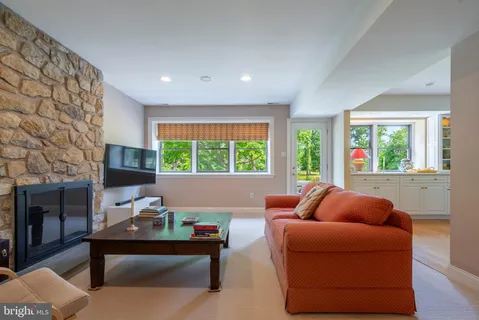 $875,000 | 890 Village Circle, Blue Bell, PA 19422
