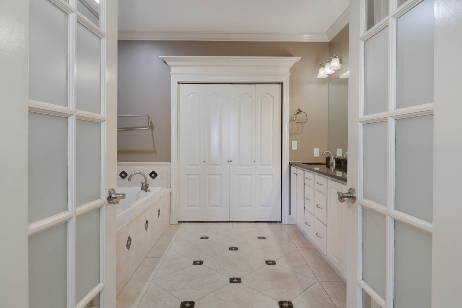 2807 Lone Oak Road Bloomington, IL 61705 - Photo 24 of 62 Gallery Image 24