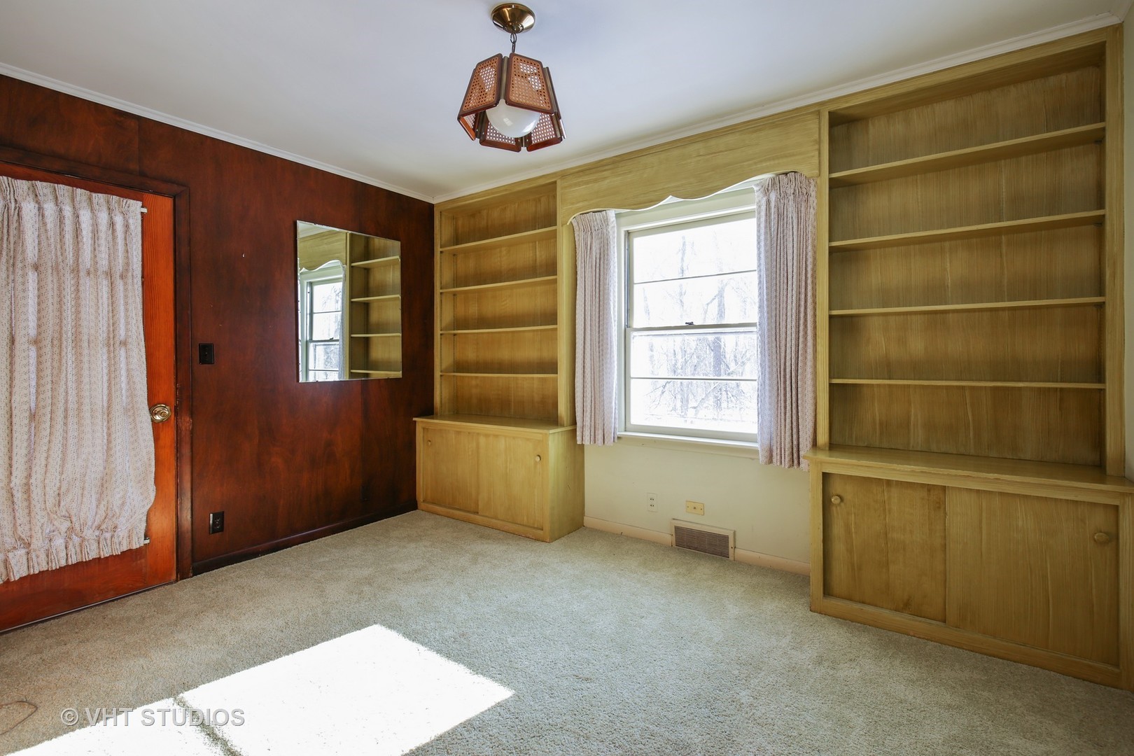 40W519 Bowes Road Elgin, IL 60124 - Photo 6 of 20