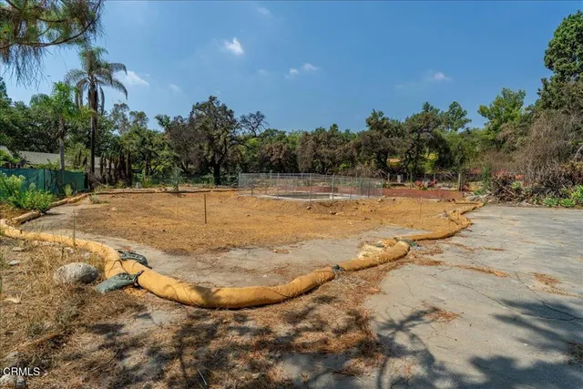 $1,089,000 | 2347 North Altadena Drive, Altadena, CA 91001