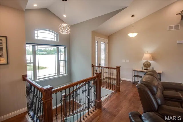 $899,000 | 7592 Vonnahmen Road, Alton, IL 62002