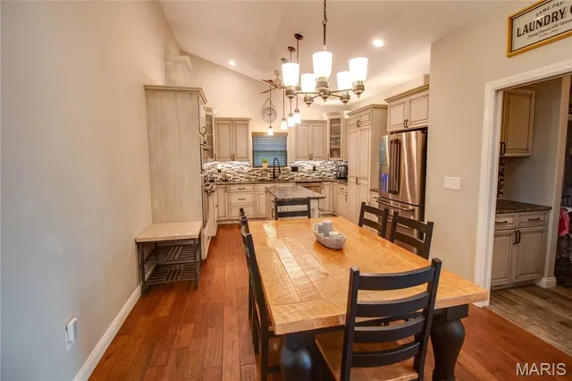 $899,000 | 7592 Vonnahmen Road, Alton, IL 62002