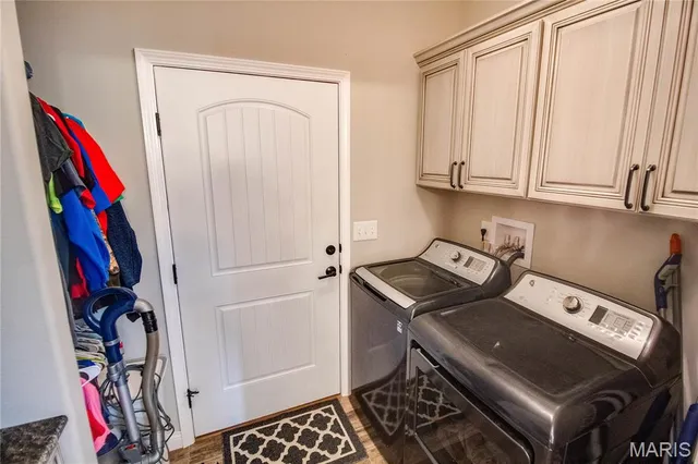 $899,000 | 7592 Vonnahmen Road, Alton, IL 62002