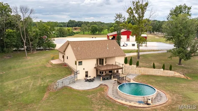 $899,000 | 7592 Vonnahmen Road, Alton, IL 62002