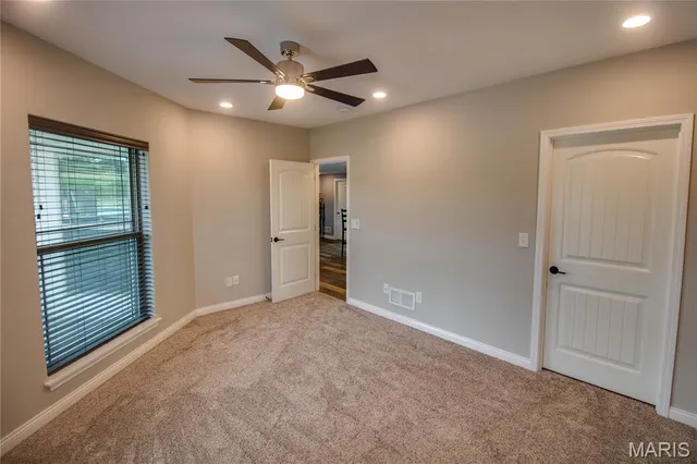 $899,000 | 7592 Vonnahmen Road, Alton, IL 62002