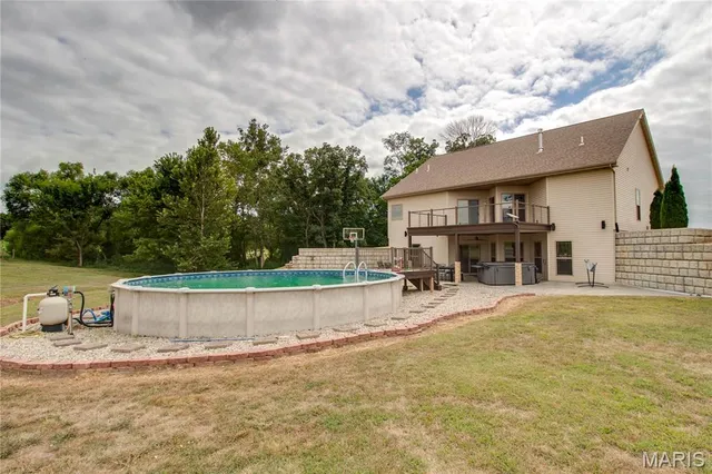 $899,000 | 7592 Vonnahmen Road, Alton, IL 62002