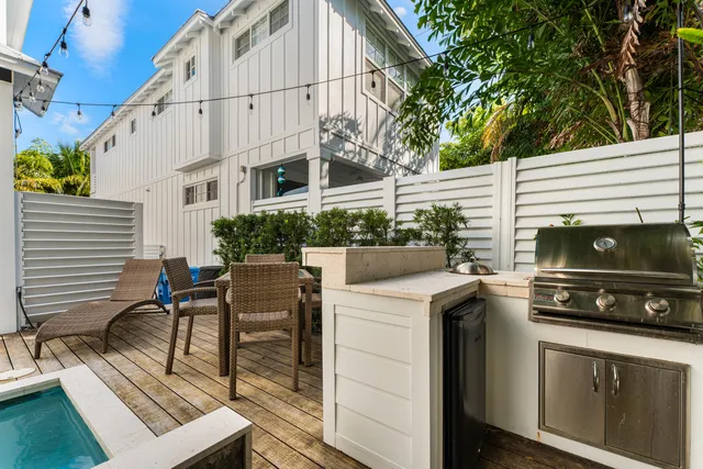 $2,495,000 | 81906 Overseas Highway, Unit 2, Islamorada, FL 33036