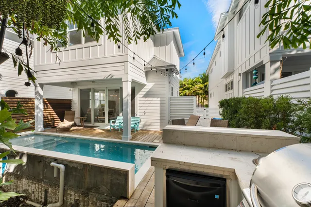 $2,495,000 | 81906 Overseas Highway, Unit 2, Islamorada, FL 33036