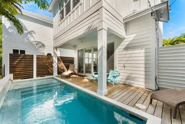 $2,495,000 | 81906 Overseas Highway, Unit 2, Islamorada, FL 33036