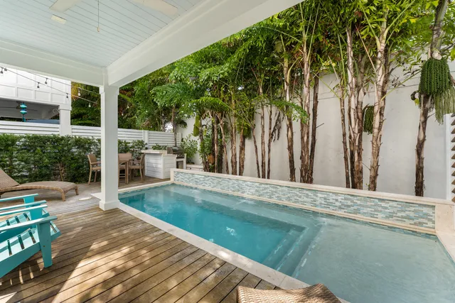 $2,495,000 | 81906 Overseas Highway, Unit 2, Islamorada, FL 33036