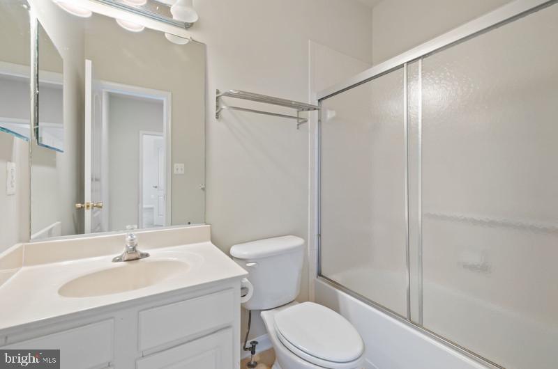 8 Rivers Edge Terrace Indian Head, MD 20640 - Photo 22 of 42 bathroom 2 upstairs