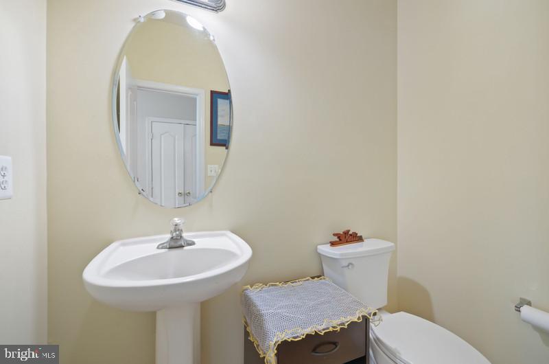 8 Rivers Edge Terrace Indian Head, MD 20640 - Photo 7 of 42 half bathroom main