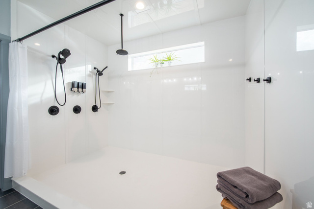 262 North Santa Fe Drive Mapleton, UT 84664 - Photo 18 of 28 Full bath with a stall shower