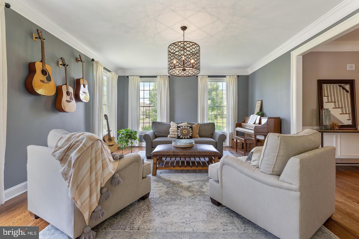 813 Loveland Road Moorestown, NJ 08057 - Photo 12 of 45 Living Room