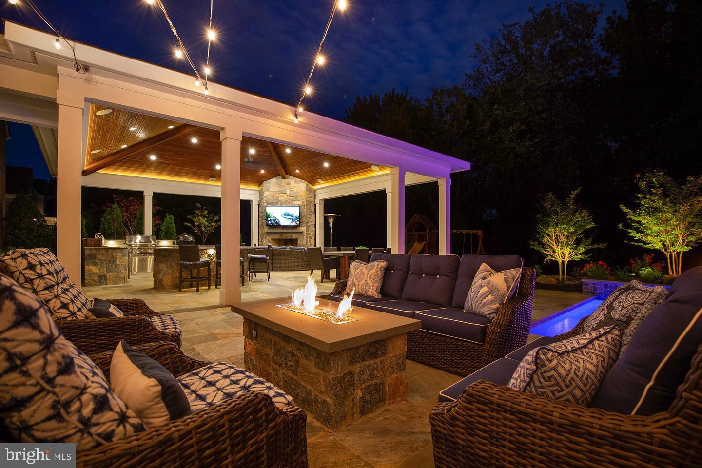 813 Loveland Road Moorestown, NJ 08057 - Photo 36 of 45 Firepit Area Upper Patio