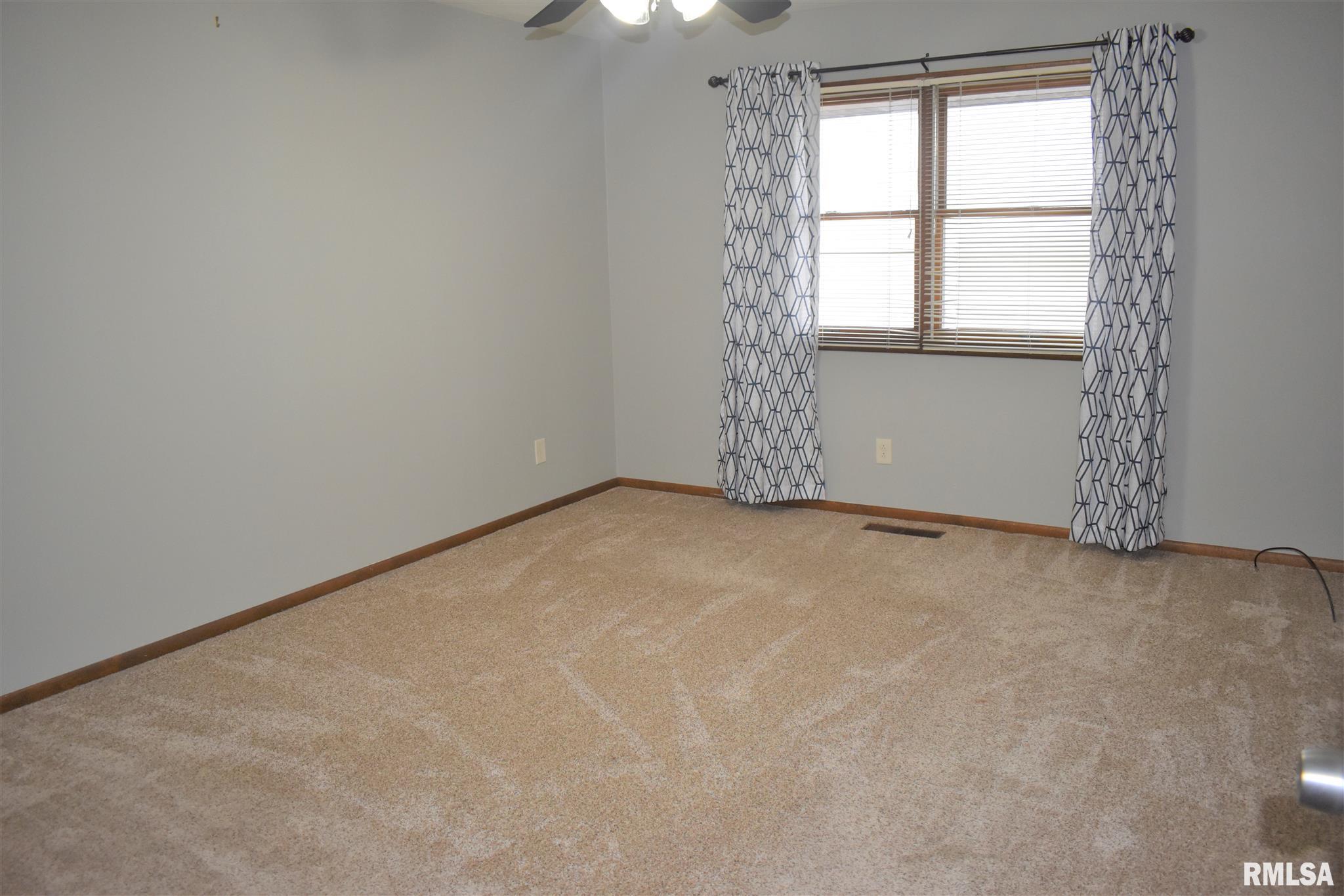 2191 Benson Road Jacksonville, IL 62650 - Photo 15 of 21