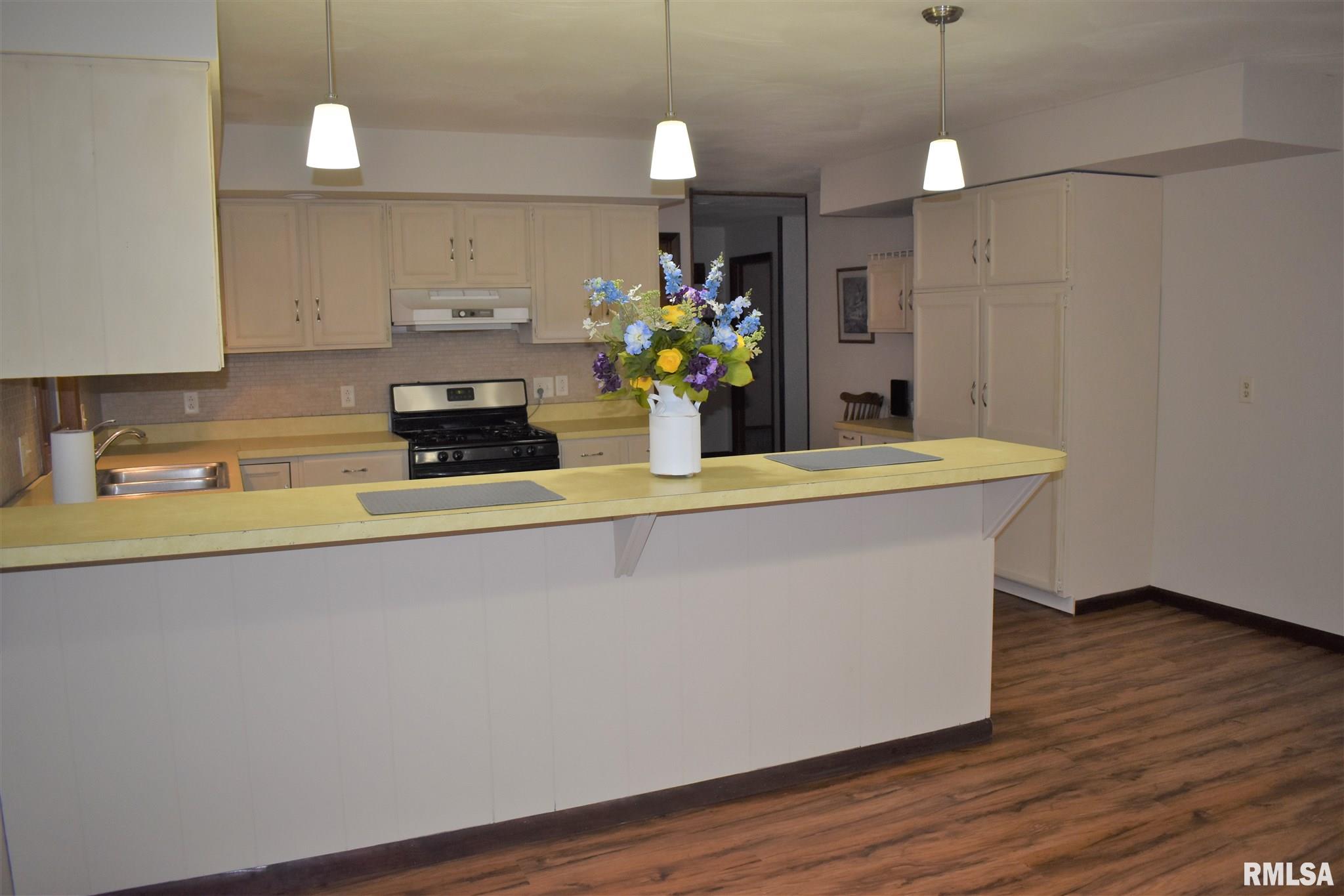 2191 Benson Road Jacksonville, IL 62650 - Photo 7 of 21