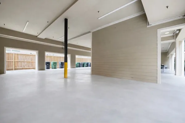 $1,950 | 314 West Bell Street, Unit 201, Houston, TX 77019