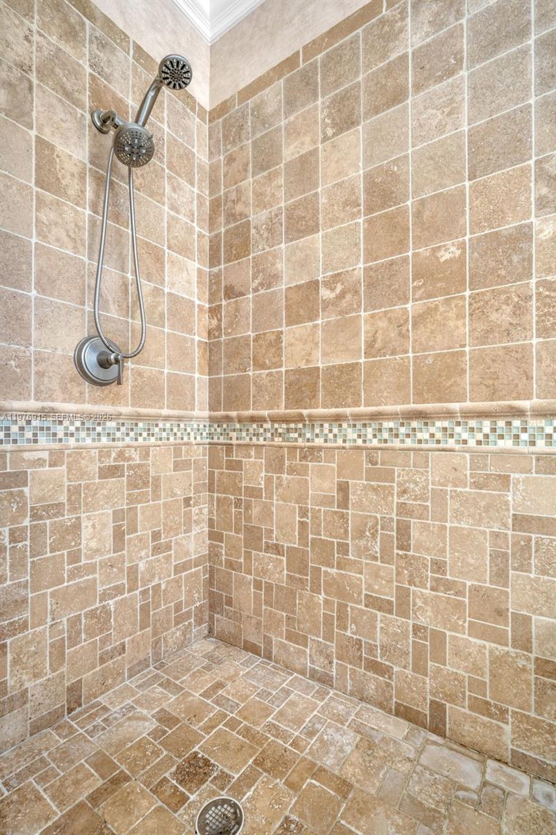 1435 Cardinal Way Weston, FL 33327 - Photo 20 of 56