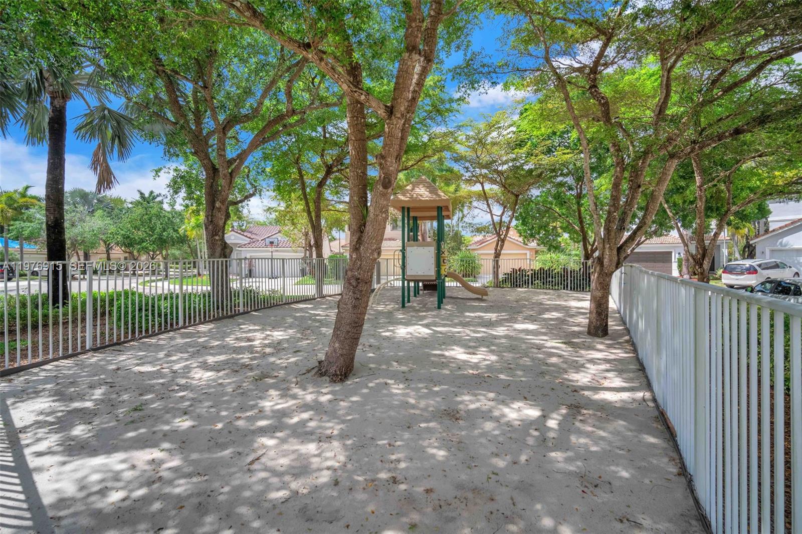 1435 Cardinal Way Weston, FL 33327 - Photo 54 of 56
