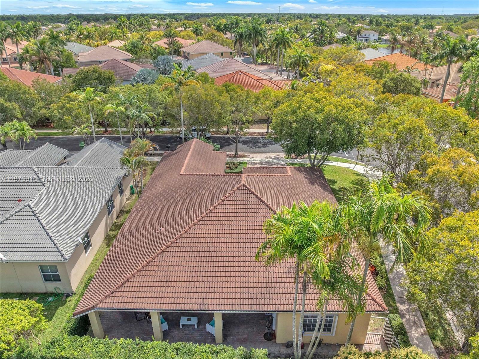 1435 Cardinal Way Weston, FL 33327 - Photo 7 of 56