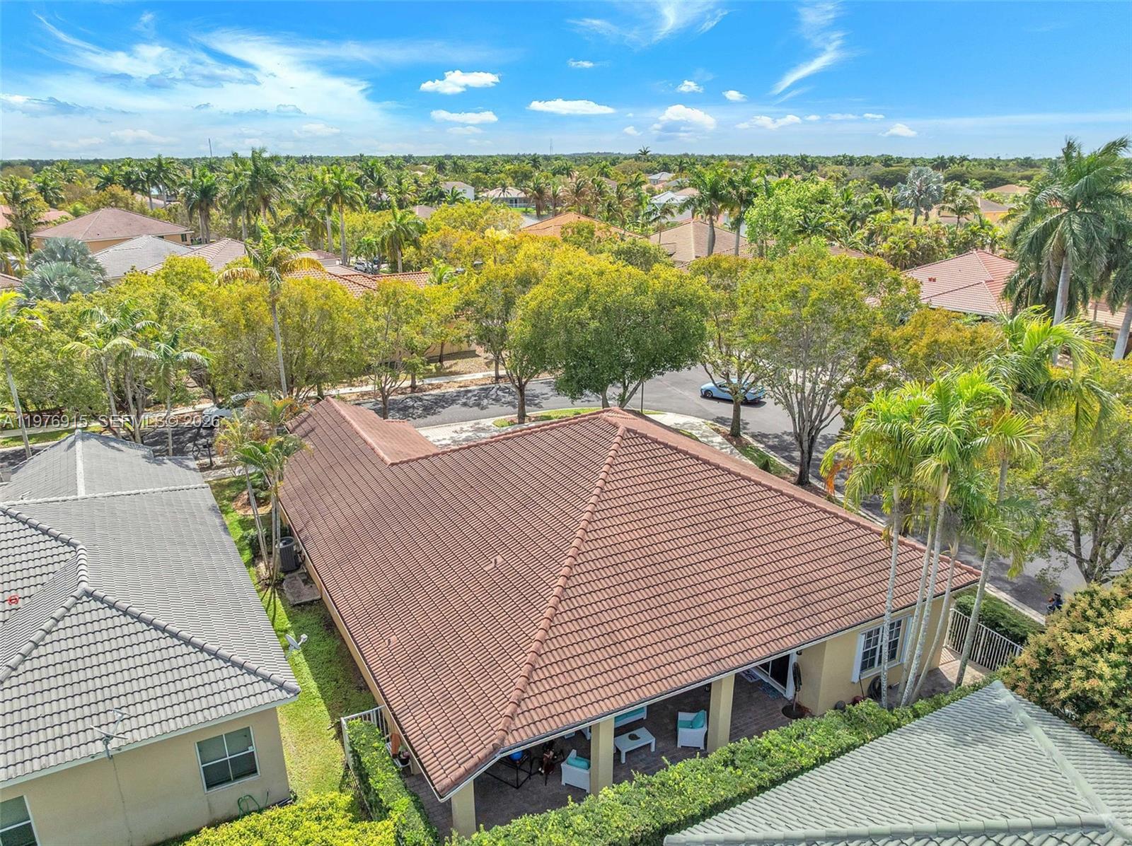 1435 Cardinal Way Weston, FL 33327 - Photo 8 of 56