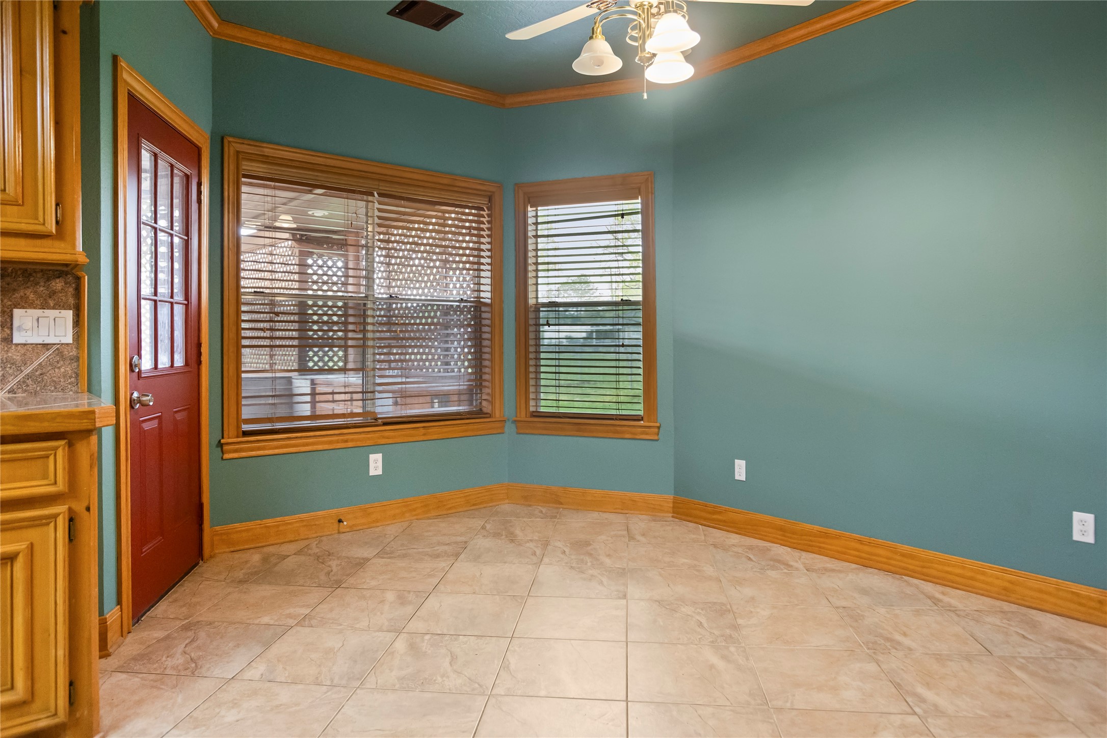 22916 East Martin Drive Porter, TX 77365 - Photo 14 of 43 a view of an empty room with a window