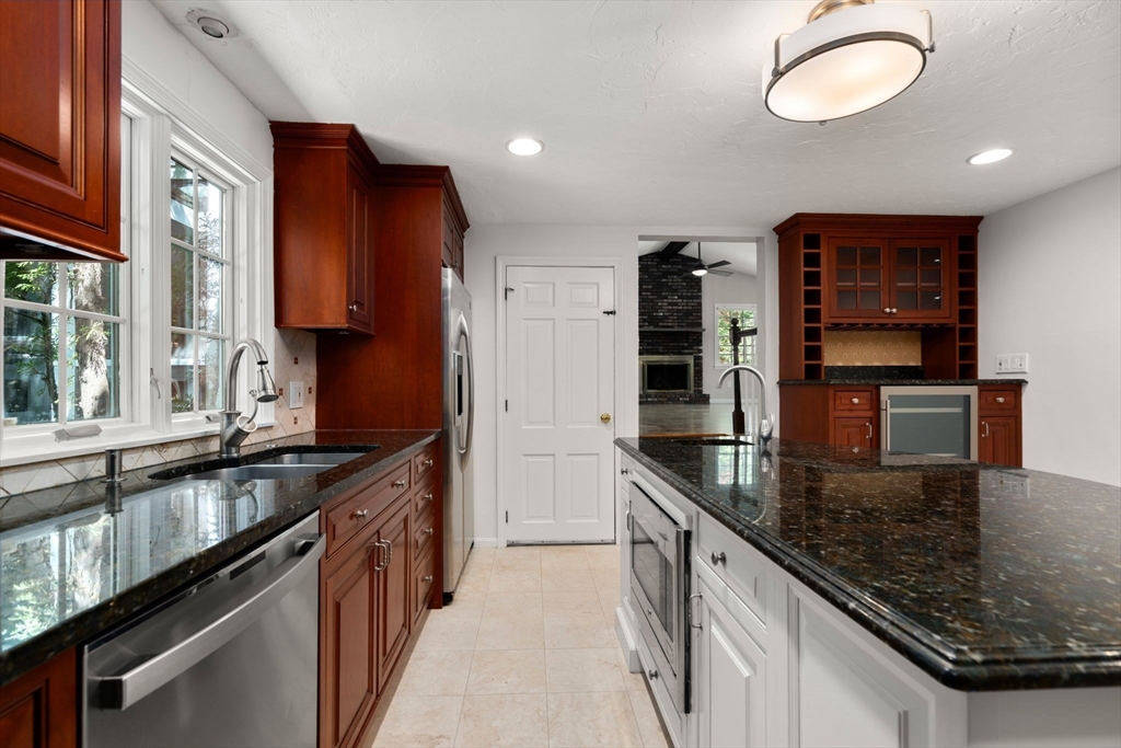 141 Westgate Wellesley, MA 02481 - Photo 9 of 36
