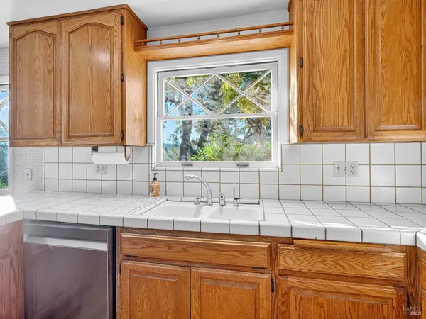 $759,900 | 351 View Drive, Ukiah, CA 95482