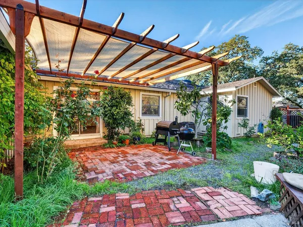 $759,900 | 351 View Drive, Ukiah, CA 95482