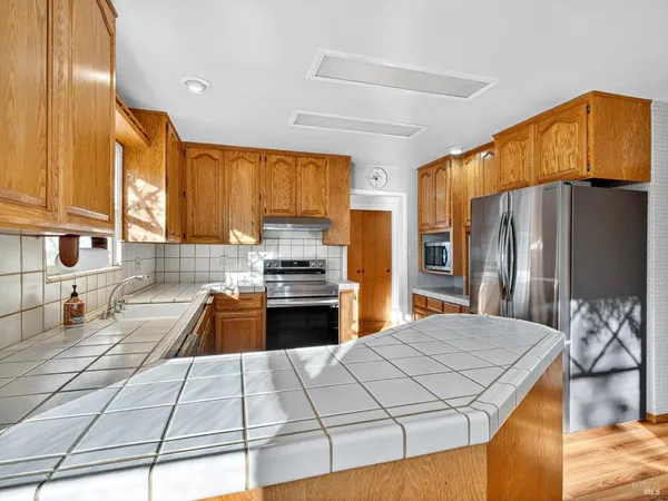 $759,900 | 351 View Drive, Ukiah, CA 95482