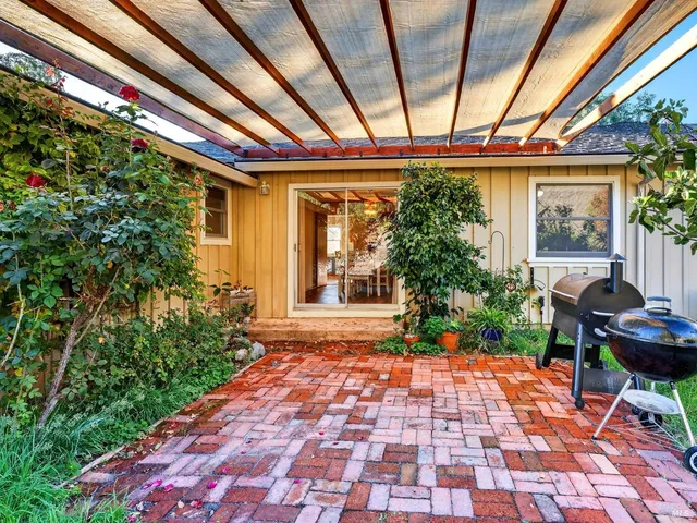 $759,900 | 351 View Drive, Ukiah, CA 95482