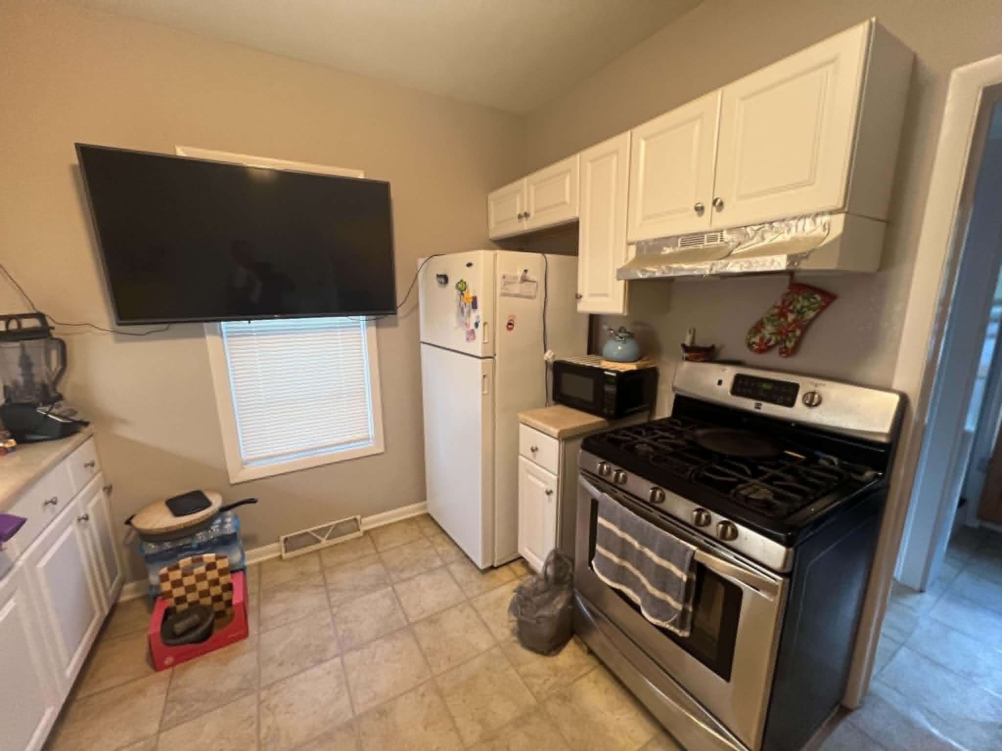 2123 South 74th Street Milwaukee, WI 53219 - Photo 5 of 20 K2