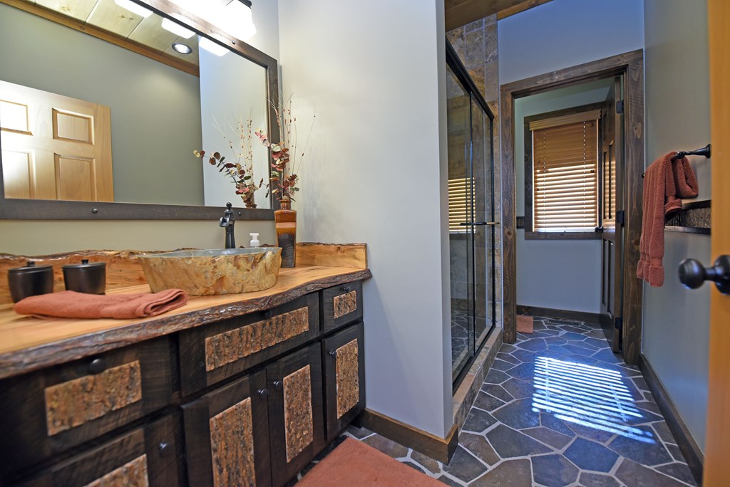 432 Daisy Log Road Blairsville, GA 30512 - Photo 35 of 79 Bathroom #2