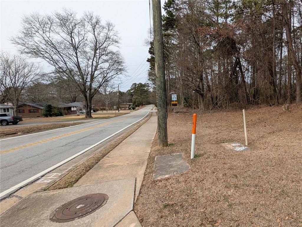 5305 Sycamore Road Sugar Hill, GA 30518 - Photo 6 of 18 a view of yard