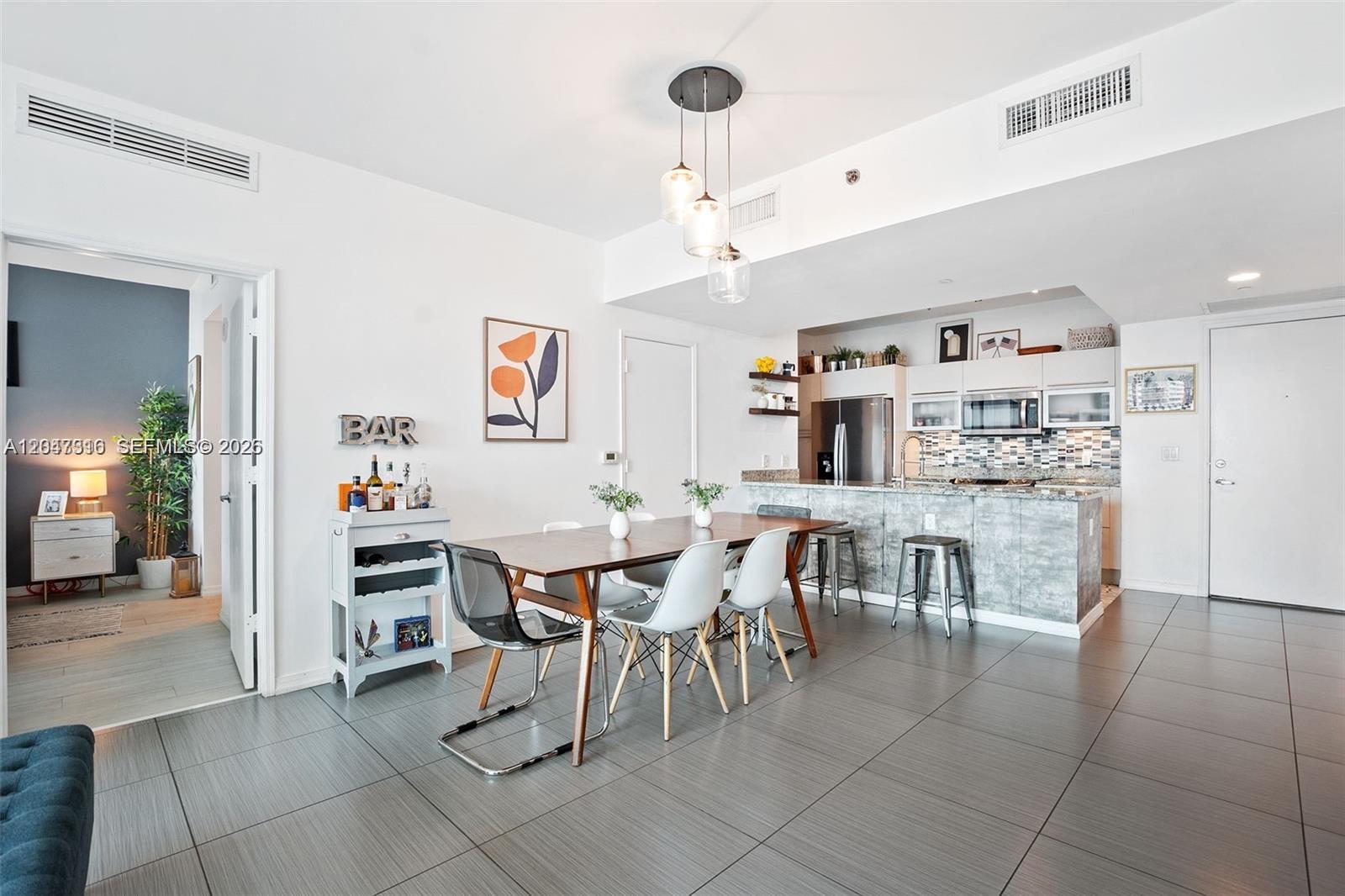 951 Brickell Avenue, Unit 3207 Miami, FL 33131 - Photo 9 of 18