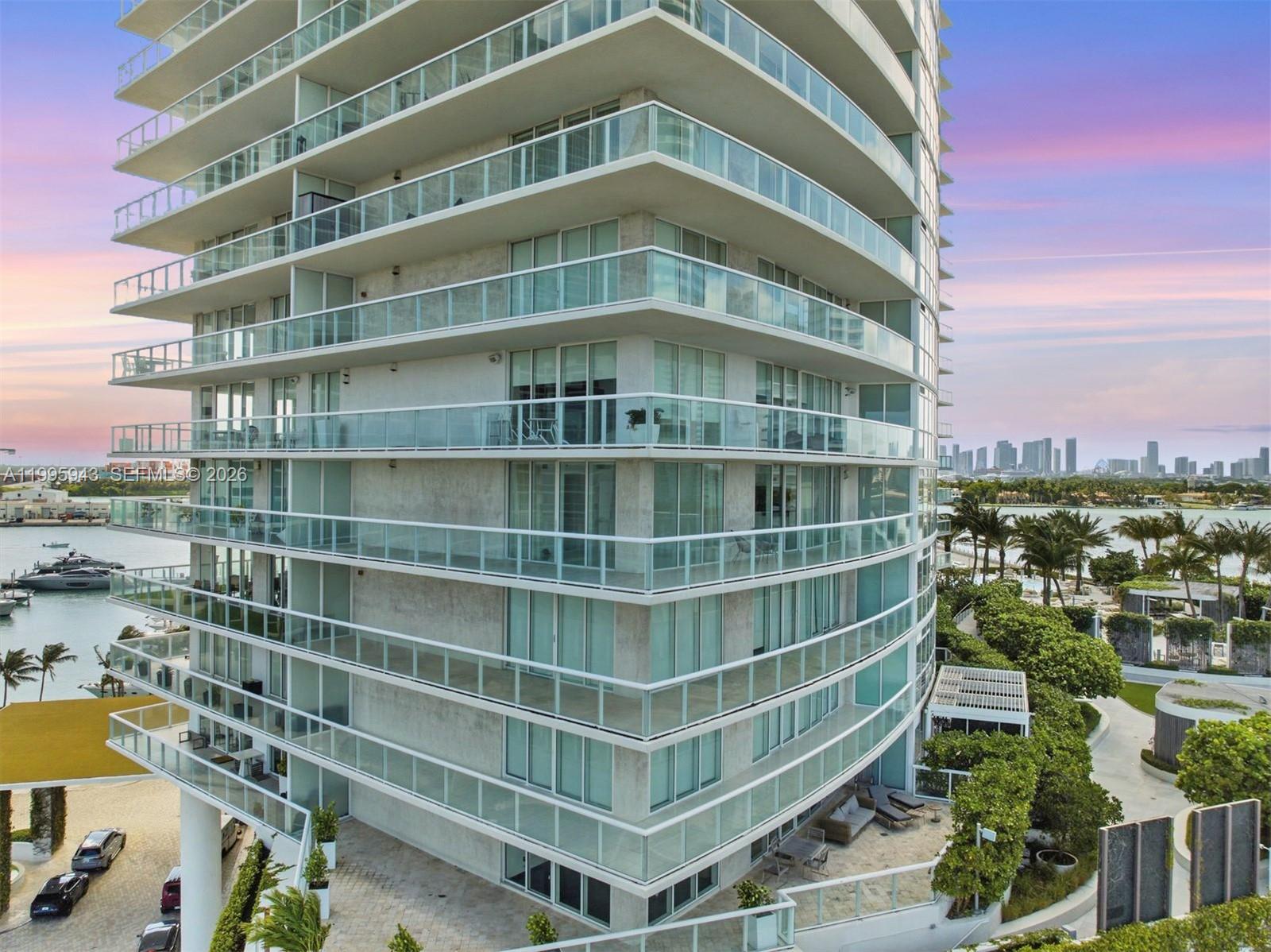 450 Alton Road, Unit 910 Miami Beach, FL 33139 - Photo 14 of 59 a front view of a building