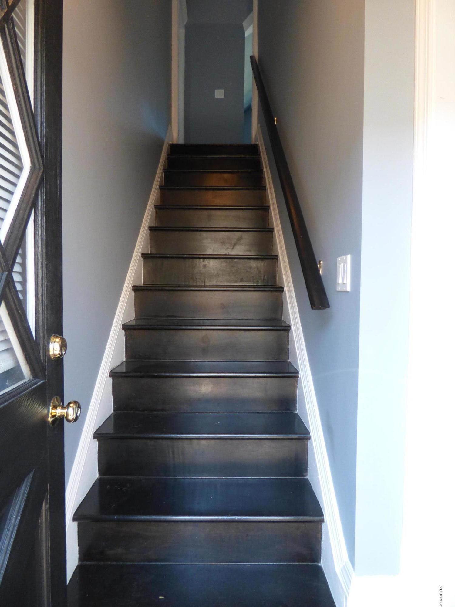 16 Lexington Avenue, Unit UPSTAIRS Greenwich, CT 06830 - Photo 3 of 12 a view of entryway