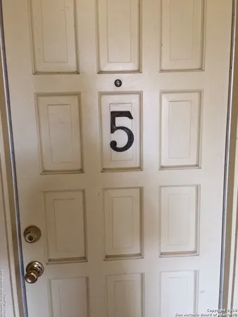 $775 | 230 East Mulberry Avenue, Unit 5, San Antonio, TX 78212