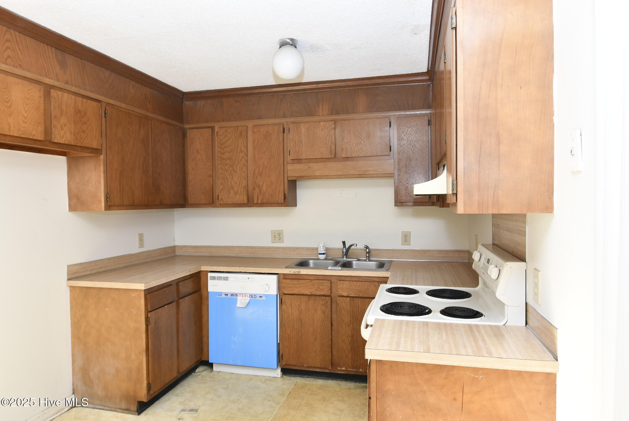 1120 B's Barbeque Road, Unit C Greenville, NC 27834 - Photo 5 of 17 Kitchen