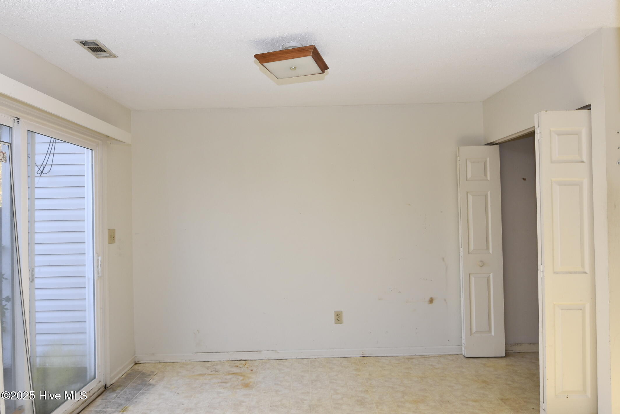 1120 B's Barbeque Road, Unit C Greenville, NC 27834 - Photo 6 of 17 Dining Area