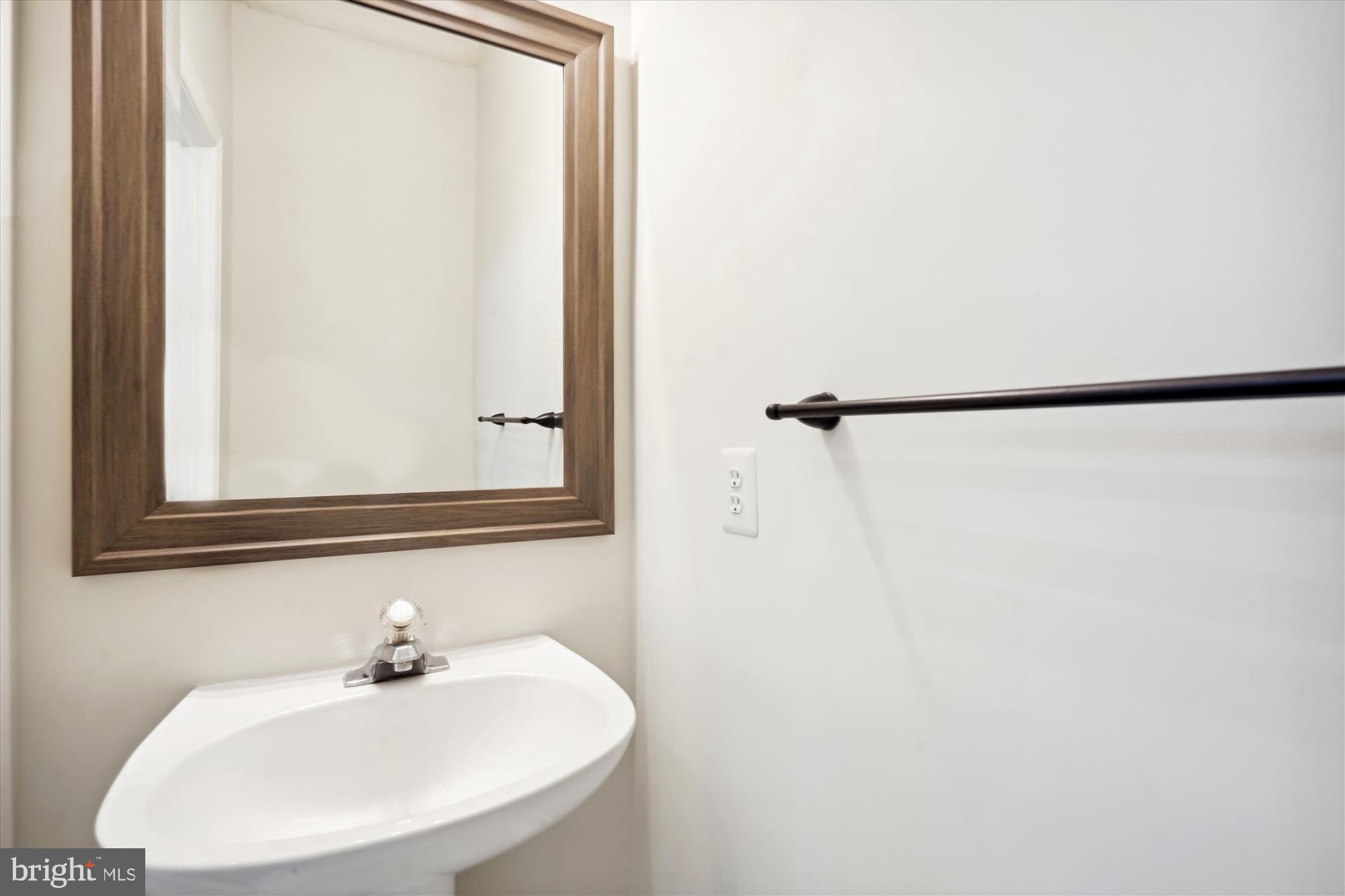 12000 Taliesin Place, Unit 13 Reston, VA 20190 - Photo 16 of 59 Powder Room