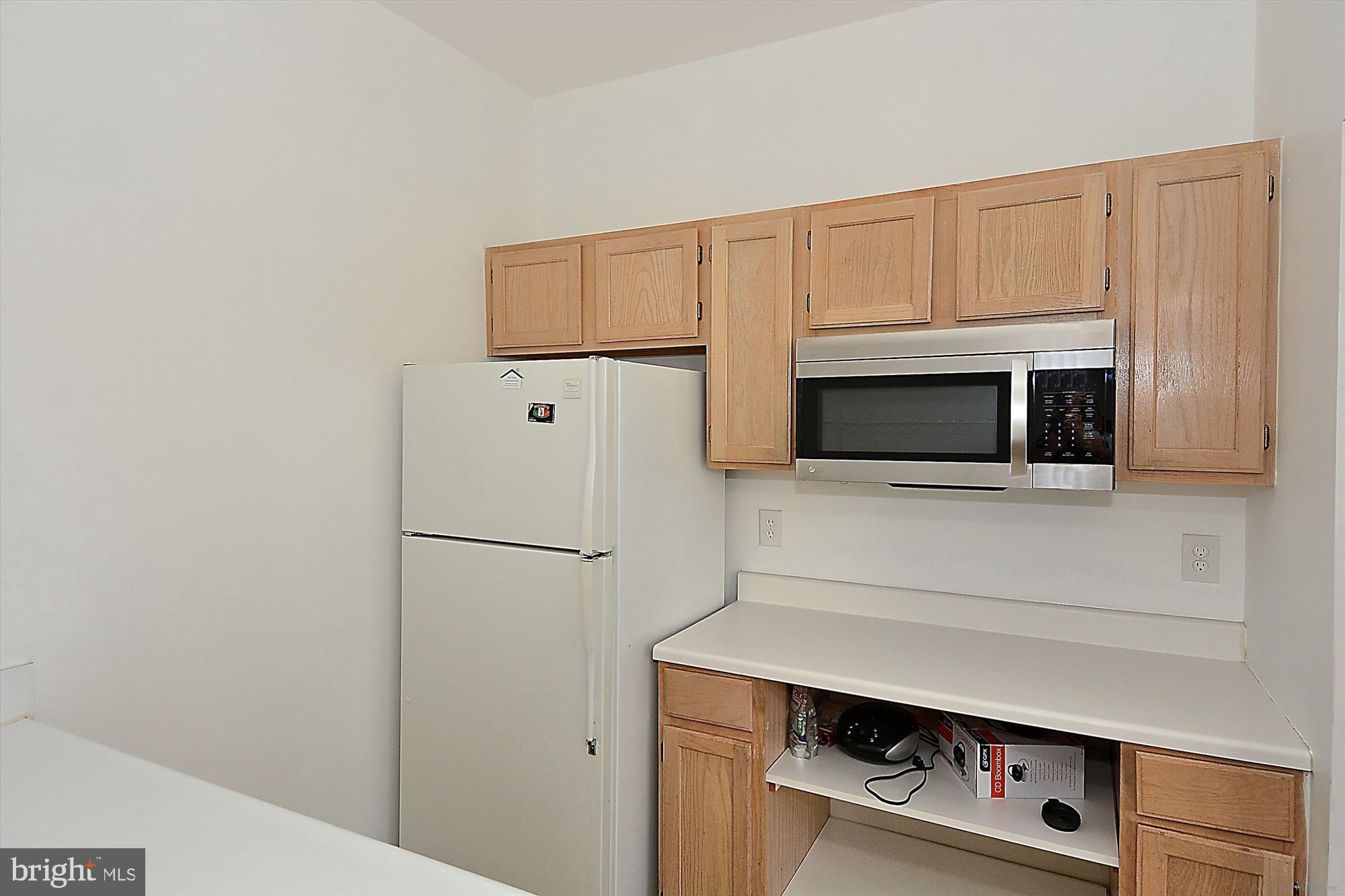 12000 Taliesin Place, Unit 13 Reston, VA 20190 - Photo 26 of 59 Oak Park Party Room Kitchen