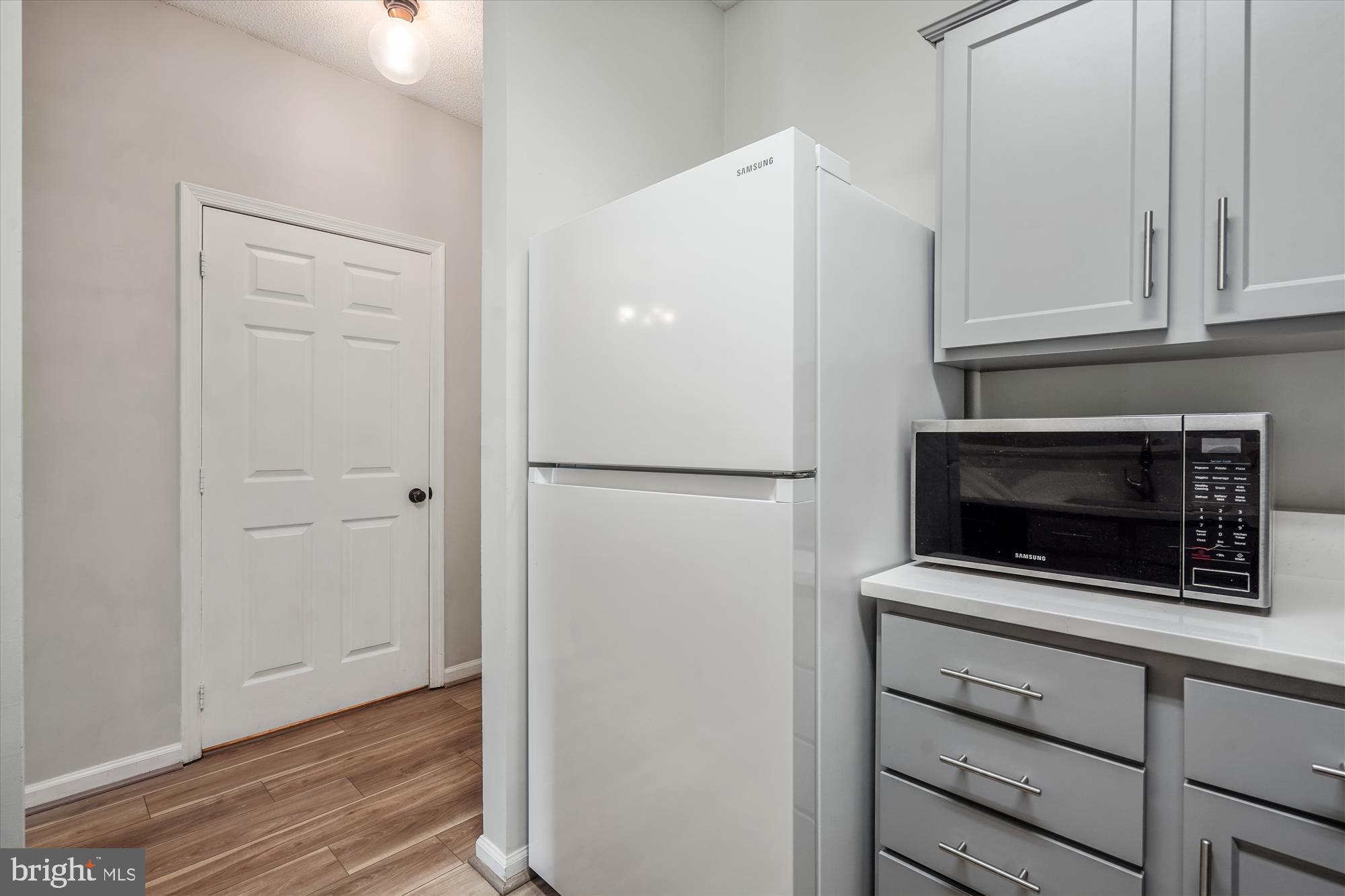 12000 Taliesin Place, Unit 13 Reston, VA 20190 - Photo 4 of 59 Kitchen