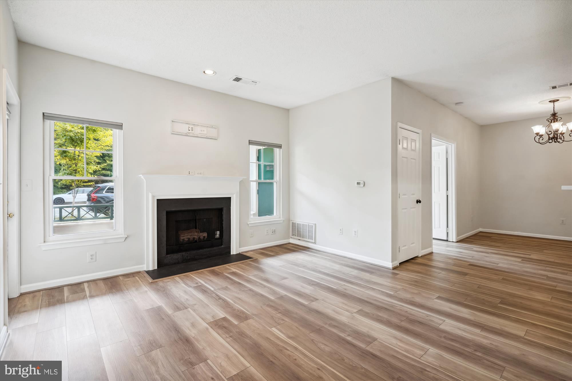 12000 Taliesin Place, Unit 13 Reston, VA 20190 - Photo 6 of 59 Living Room