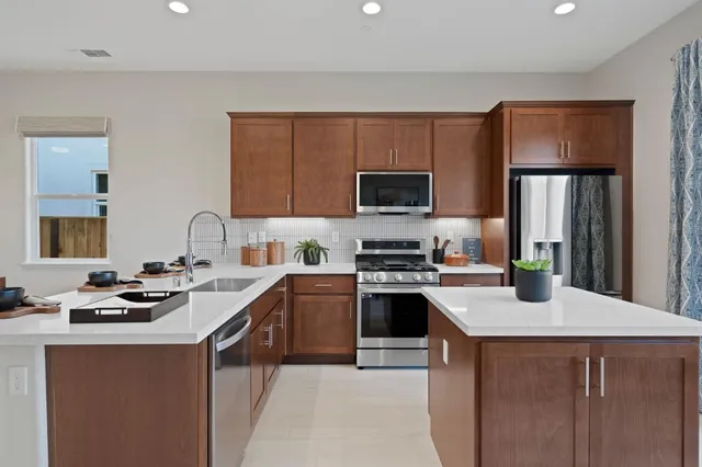 $729,900 | 5542 Thomson Loop, Davis, CA 95616