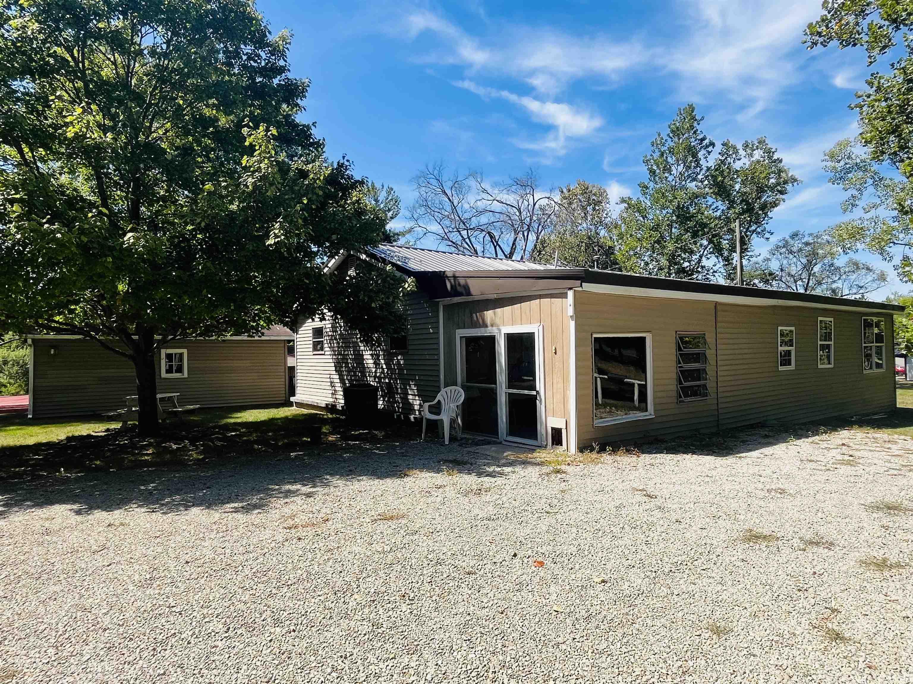 2389 South Wallick Road Peru, IN 46970 - Photo 2 of 36