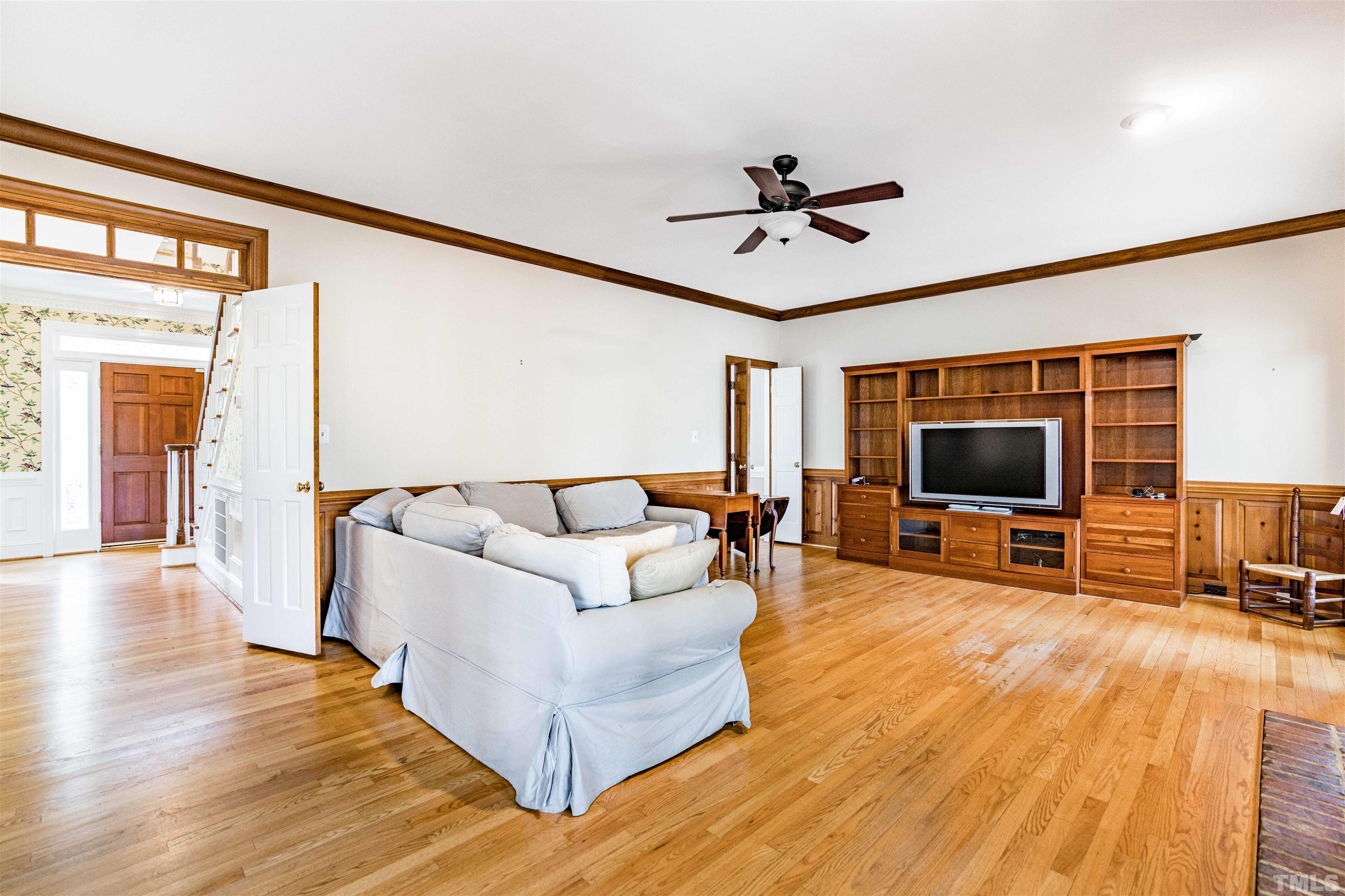5117 Berkeley Street Raleigh, NC 27612 - Photo 12 of 35 Gallery Image 12